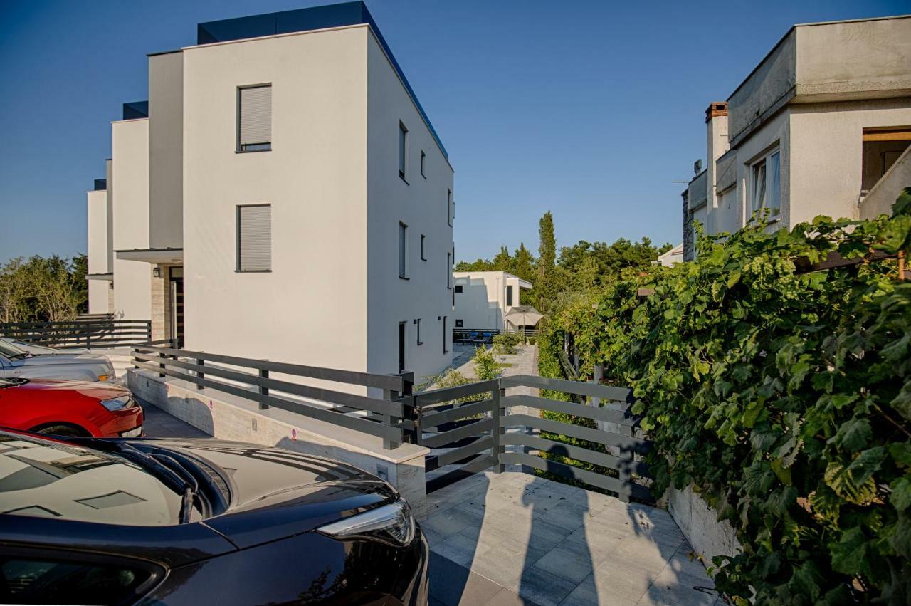 Deluxe New Apartments - Few Steps From The Beach - Luxury Holiday With Style - By Traveler Tourist Agency Krk Кърк Екстериор снимка