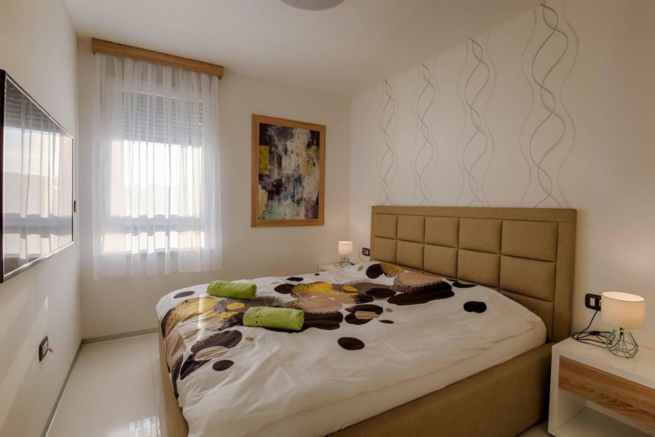 Deluxe New Apartments - Few Steps From The Beach - Luxury Holiday With Style - By Traveler Tourist Agency Krk Кърк Екстериор снимка