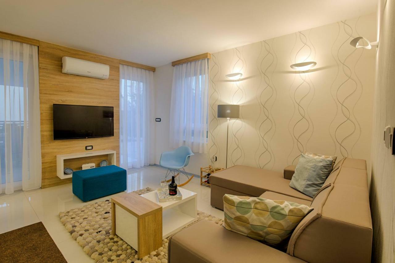 Deluxe New Apartments - Few Steps From The Beach - Luxury Holiday With Style - By Traveler Tourist Agency Krk Кърк Екстериор снимка