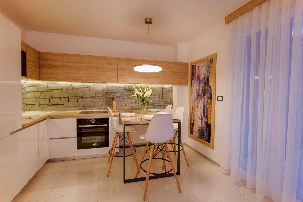Deluxe New Apartments - Few Steps From The Beach - Luxury Holiday With Style - By Traveler Tourist Agency Krk Кърк Екстериор снимка