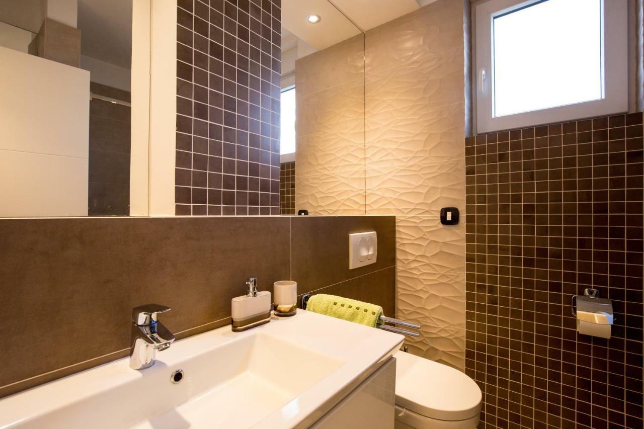 Deluxe New Apartments - Few Steps From The Beach - Luxury Holiday With Style - By Traveler Tourist Agency Krk Кърк Екстериор снимка