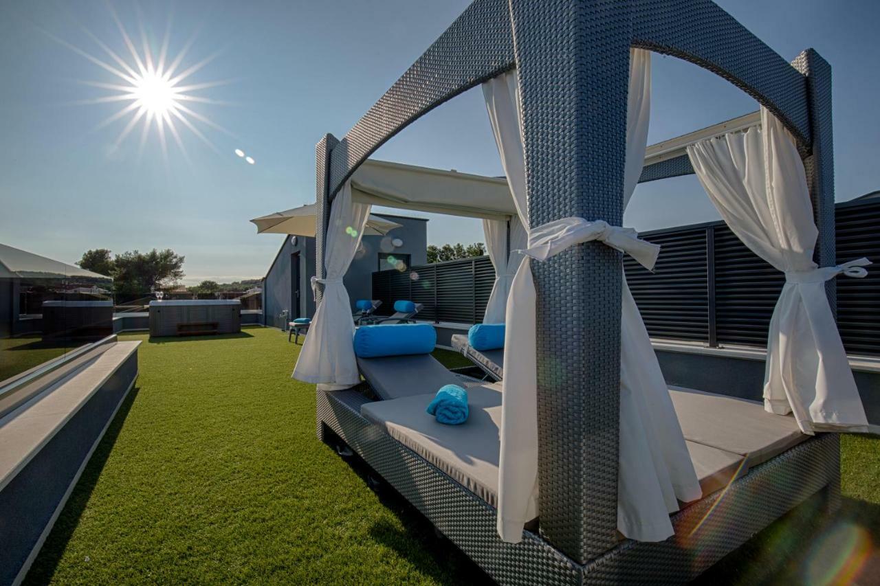 Deluxe New Apartments - Few Steps From The Beach - Luxury Holiday With Style - By Traveler Tourist Agency Krk Кърк Екстериор снимка