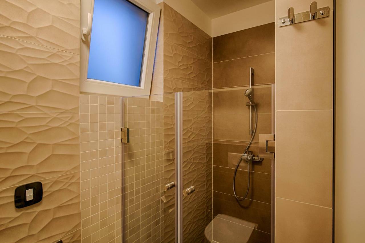 Deluxe New Apartments - Few Steps From The Beach - Luxury Holiday With Style - By Traveler Tourist Agency Krk Кърк Екстериор снимка