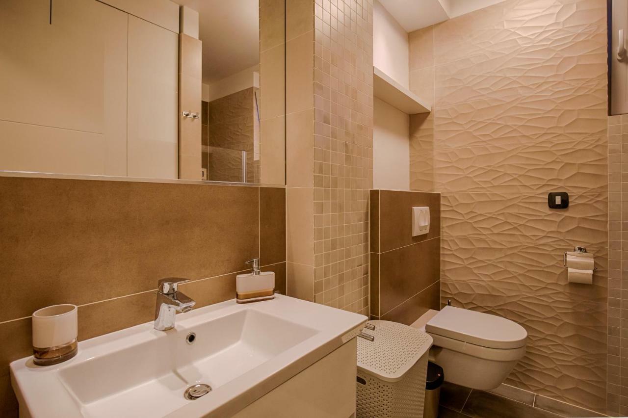 Deluxe New Apartments - Few Steps From The Beach - Luxury Holiday With Style - By Traveler Tourist Agency Krk Кърк Екстериор снимка